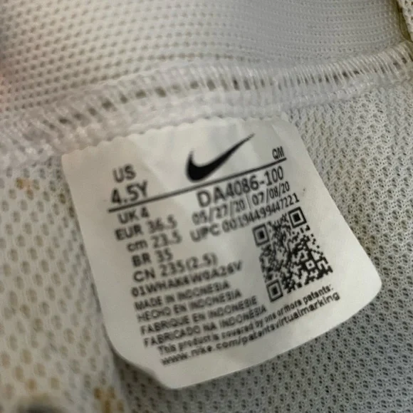 Nike Blazer Mid '77 High Top Sneakers Black/White 4.5Y/6W
Basketball Vintage - Picture 8 of 9